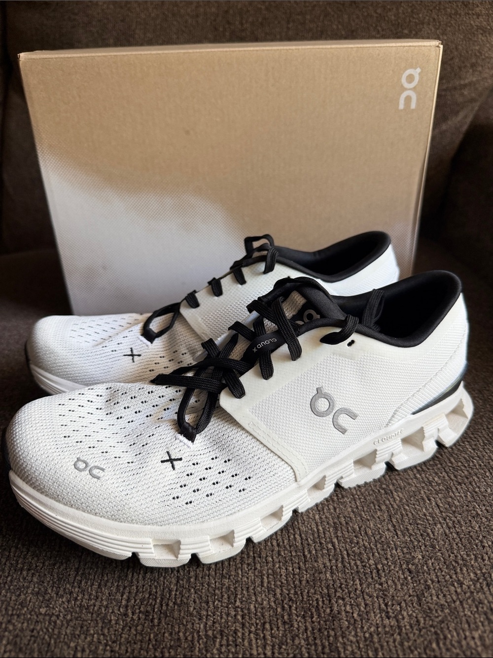 ON Running Cloud X 4